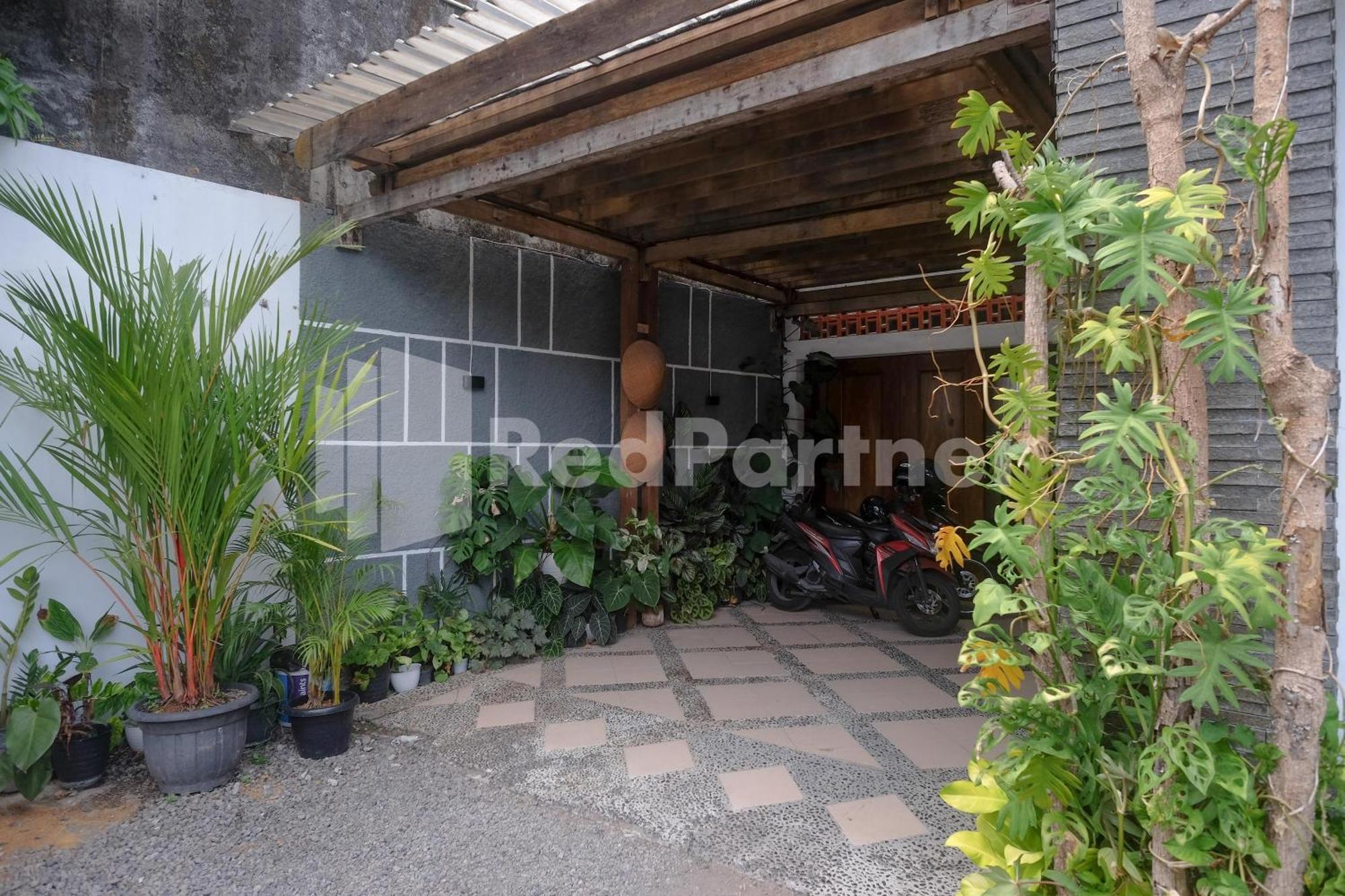 Hotel Ndliman House Near Ugm Jogja Mitra Reddoorz à Kejayan Extérieur photo